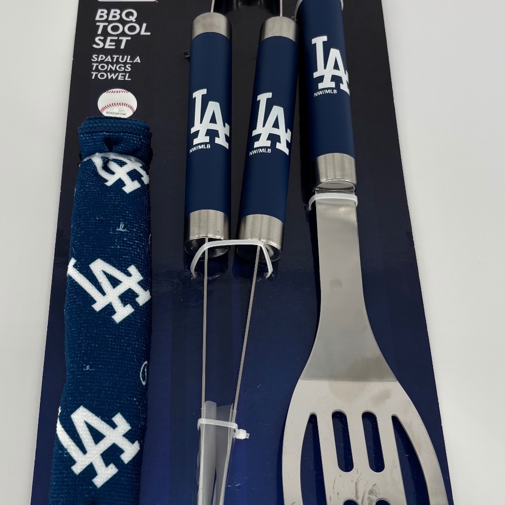 WORLD CHAMPIONS DODGERS BBQ TOOL SET 040